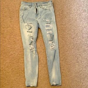 American Eagle lightwash ripped jeggings